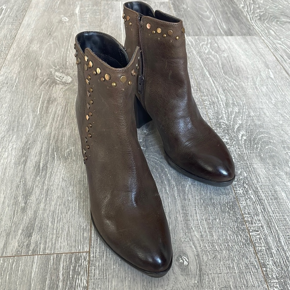 ALBERTO TORRESI SIZE 6 LEATHER HEALED BOOTIES